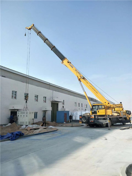 沙雅县“超载就喊停”—— 吊车的 “重量保镖” 技术